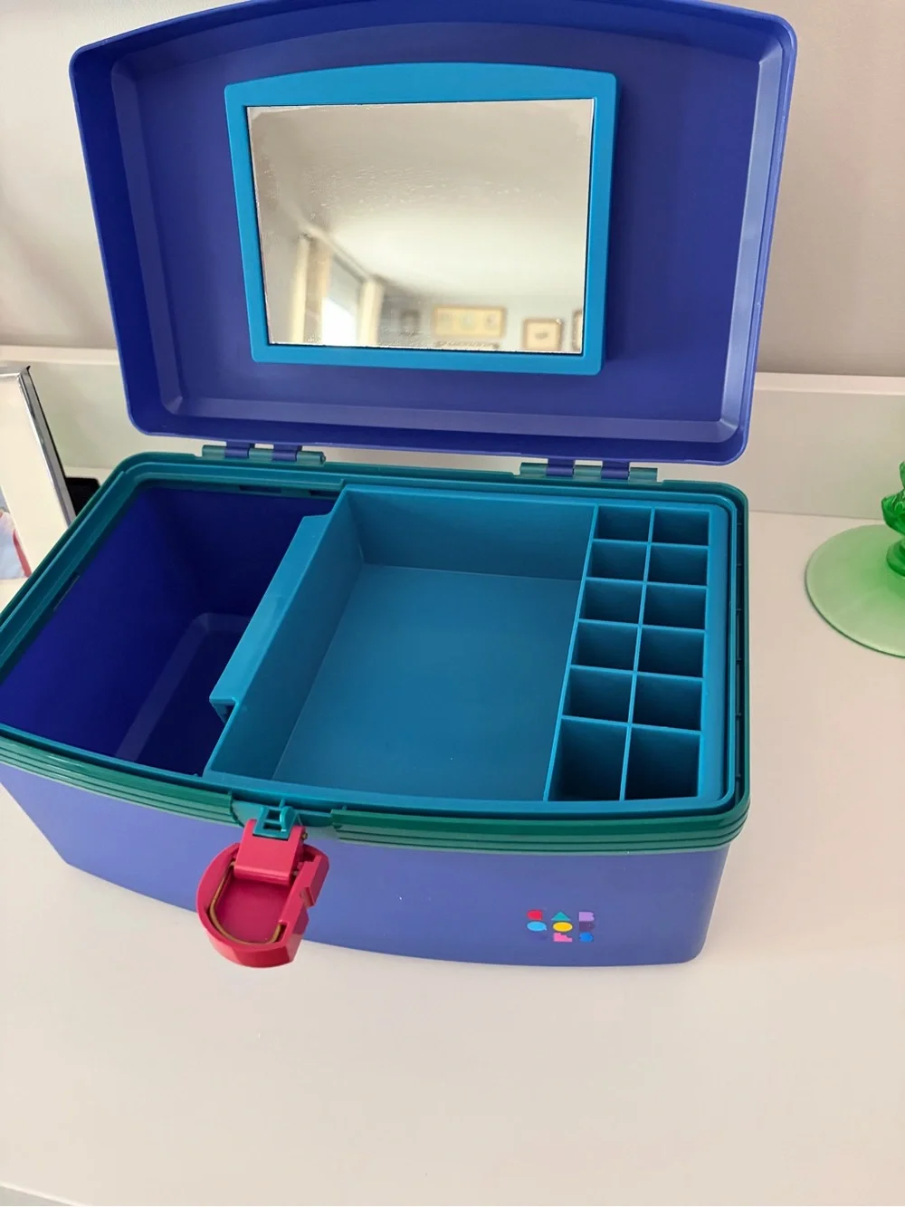 Vintage Blue 80s caboodle